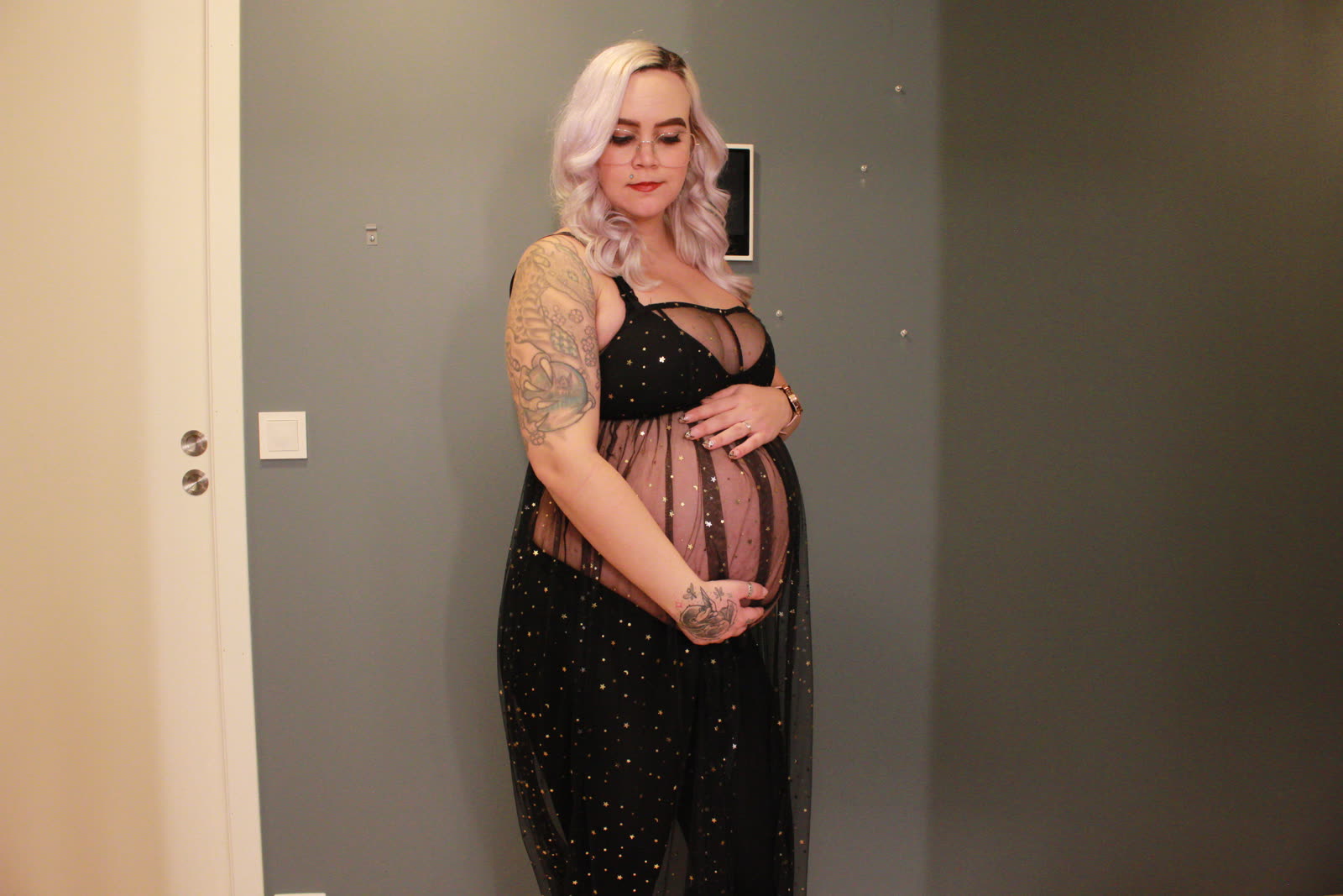 Selvportrett gravid – rått bilde rett fra kamera, før etterarbeid